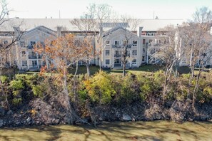 Exterior - 20min Walk to Broadway, Nash Condo, 2Bd/2Bth, Pool (Nashville)