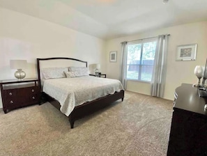 4 dormitorios, tabla de planchar con plancha, wifi gratis y ropa de cama