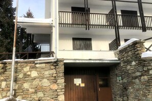 Exterior detail - Apartment convenient to the ski slopes and overlooking the valley (Sauze d'Oulx)
