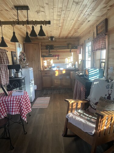 Brand new tiny cabin located on farm. Near rivers, trailsheads & national forest