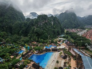 Exterior - Mountain & Theme Park Views' Cozy Suite (Ipoh)