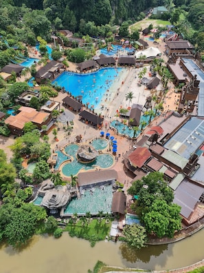 Property grounds - Mountain & Theme Park Views' Cozy Suite (Ipoh)