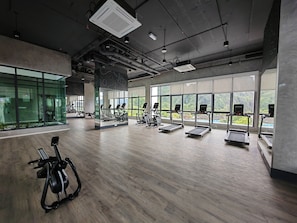 Gym - Mountain & Theme Park Views' Cozy Suite (Ipoh)