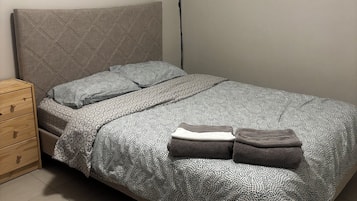 2 bedrooms, desk, free WiFi, bed sheets