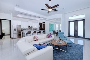 Smart TV - New listing - Amazing new 3beds/3baths Gulf access villa w. heated pool and outdoor kitchen! (Cape Coral)