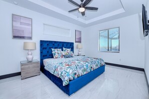 3 bedrooms, iron/ironing board, free WiFi, bed sheets - New listing - Amazing new 3beds/3baths Gulf access villa w. heated pool and outdoor kitchen! (Cape Coral)