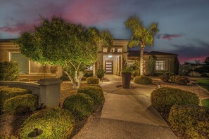 Exterior - Large 7BR w water slide, hot tub, game room (Mesa)