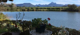 Spacious cottage set in a heritage garden