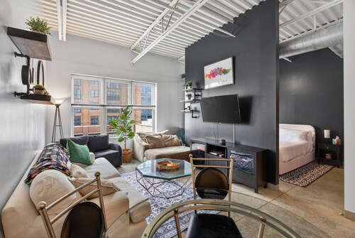 Funky 1BR Studio w/ Parking | Heart of Short North