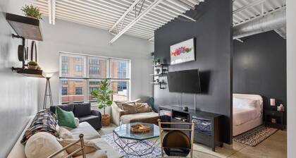 Funky 1BR Studio w/ Parking | Heart of Short North