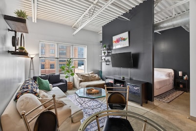 Funky 1BR Studio w/ Parking | Heart of Short North
