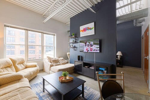 Funky 1BR Studio w/ Parking | Heart of Short North