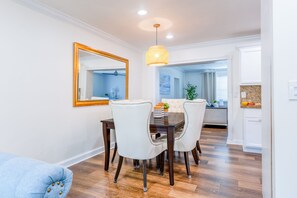 Dining - 8Ppl, Close beach, BBQ, Gazebo, Top Location (Greenacres)