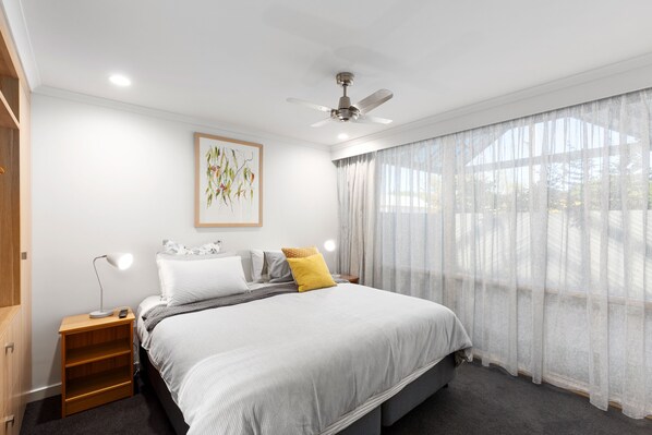 3 bedrooms, iron/ironing board, free WiFi