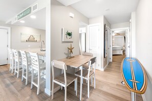 1 bedroom, WiFi, bed sheets - Sandcastle Condominiums Unit 112 (Port Aransas)