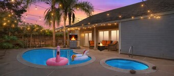 Golden Pool Home, Jacuzzi, Game Room, Arcade, King Size Bed, Fire Pit, BBQ Grill