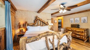 4 bedrooms, desk, iron/ironing board, travel crib