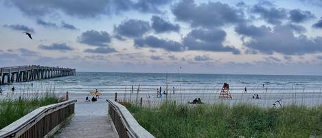 Beach nearby, sun-loungers, beach towels