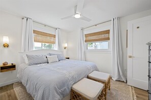 2 chambres, bureau, fer et planche à repasser, lit parapluie