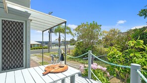 Outdoor dining - Hazel's Haven, Erowal Bay (Erowal Bay)