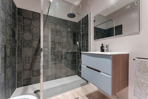 Shower, bidet