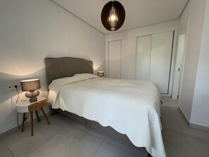 3 Schlafzimmer, Bügeleisen/Bügelbrett, WLAN, Bettwäsche