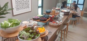 Morgenmadsbuffet hver dag (250 THB pr. person)