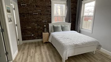 Luxury Apartment, 3 Bedrooms, Ensuite, Ground Floor | 3 bedrooms, individually decorated, individually furnished, free WiFi
