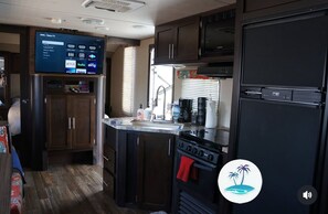 Fridge, microwave, oven, stovetop - Enjoy a cozy space in a RV Camper w/hot tub, near beaches. (Lajas)