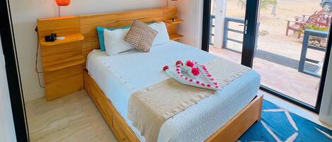 1 bedroom, desk, iron/ironing board, WiFi