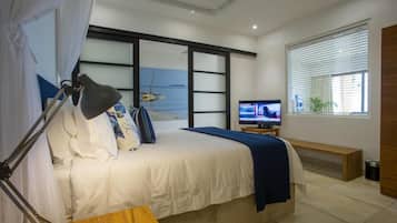 Premium bedding, in-room safe, iron/ironing board, travel cot