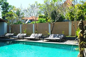 15 outdoor pools - AMANI HOSTEL (Arusha)