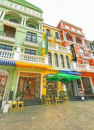 Front of property. S79 Power Mia RiverFront