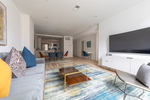 3 bedrooms - Lavish 3BR Retreat w Private Rooftop Deck Near NYC (Hoboken)