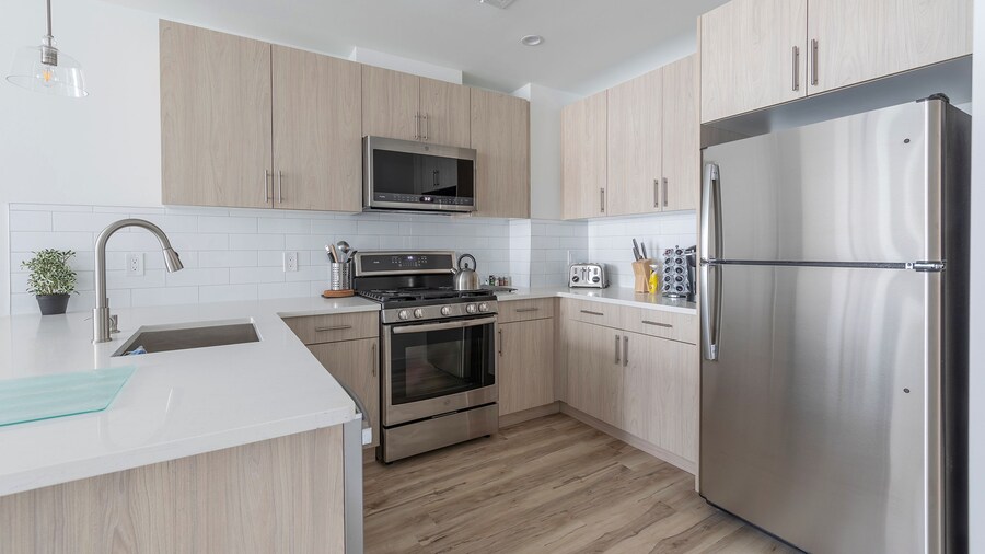 Sun-drenched 3BR Loft With Outdoor Space Near NYC