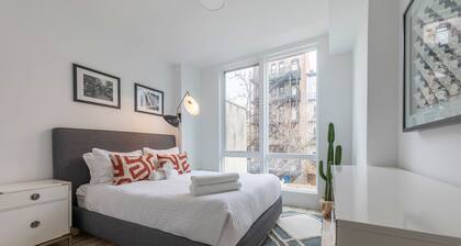 Sun-drenched 3BR Loft With Outdoor Space Near NYC