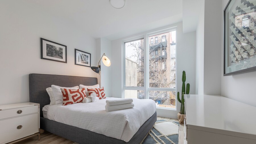 Sun-drenched 3BR Loft With Outdoor Space Near NYC