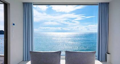 Kushimoto / Kumano KodoïœBeach Terrace Kushimoto â Private Villa Up to 8 Guests