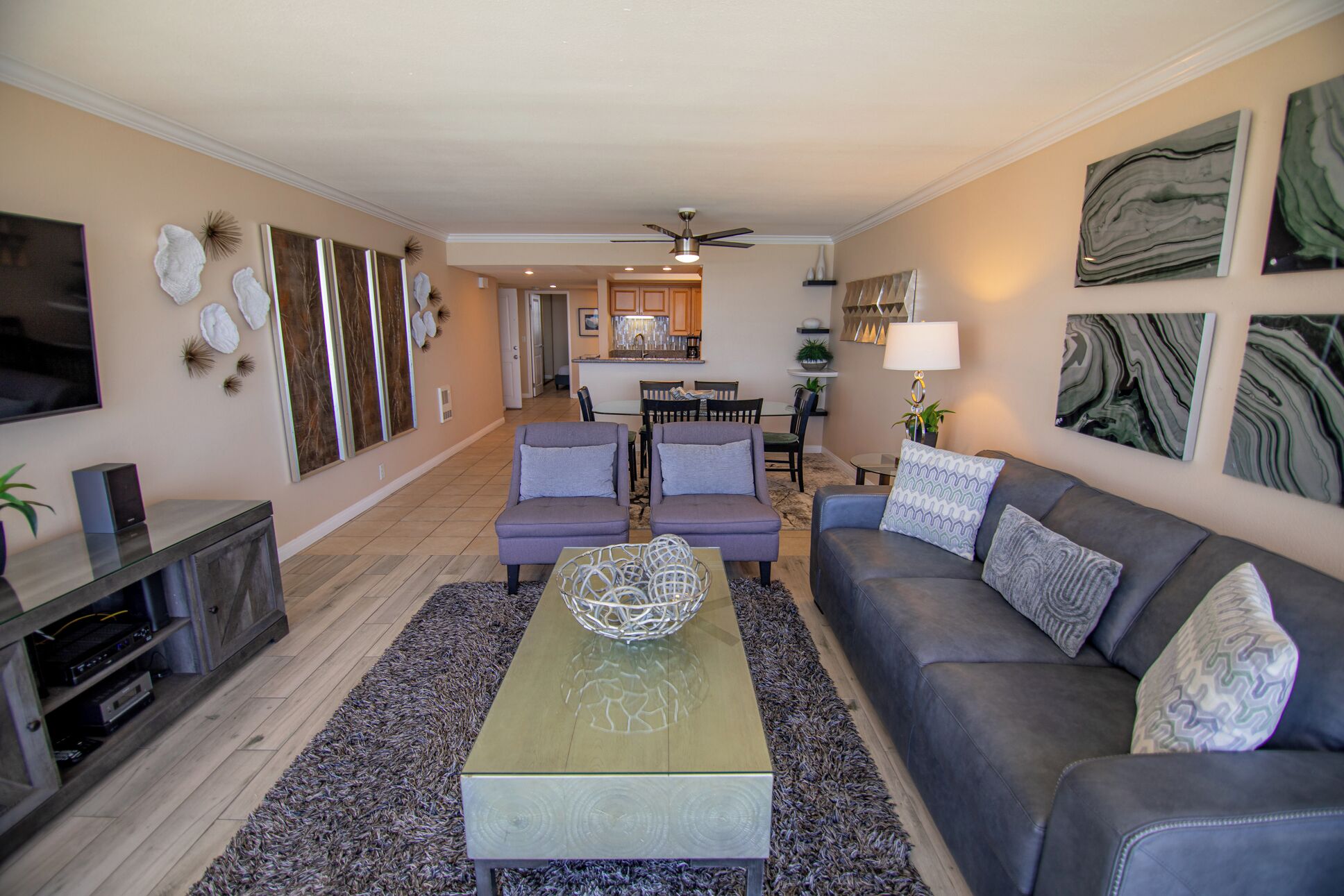 One Bedroom Condo 609 - San Diego, CA