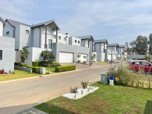 Modern house right in the middle of Fourways