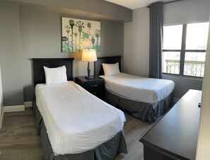 2 habitaciones, caja de seguridad en la habitación y internet 