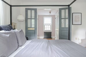 2 chambres, fer et planche à repasser, lit parapluie, Wi-Fi gratuit