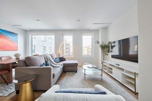 Apartment, Accessible | 3 bedrooms - Airy 3 BR Flat w Shared Deck - gym - Mins to NYC (Hoboken)