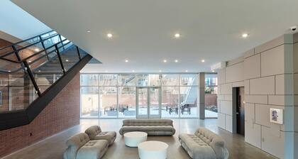 Airy 3 BR Flat w Shared Deck - gym - Mins to NYC