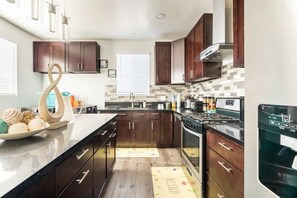 Microondas, horno y parrilla de estufa