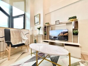 TV - Luxurious Penthouse Bright and Cozy 1 Bedroom Loft in Eastwood (Quezon City)