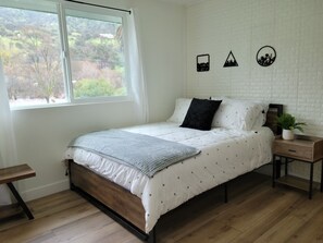 3 slaapkamers, een bureau, een strijkplank/strijkijzer, gratis wifi