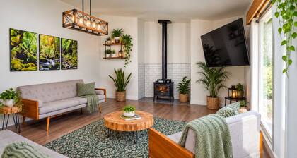 Oasis Riverfront House - Gazebo overlooks the River, 5 miles to Sequoia SNP gate