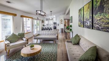 Smart TV, chimenea, videojuegos y futbolito