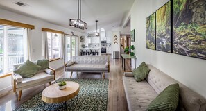 智能電視、壁爐、電子遊戲、足球機